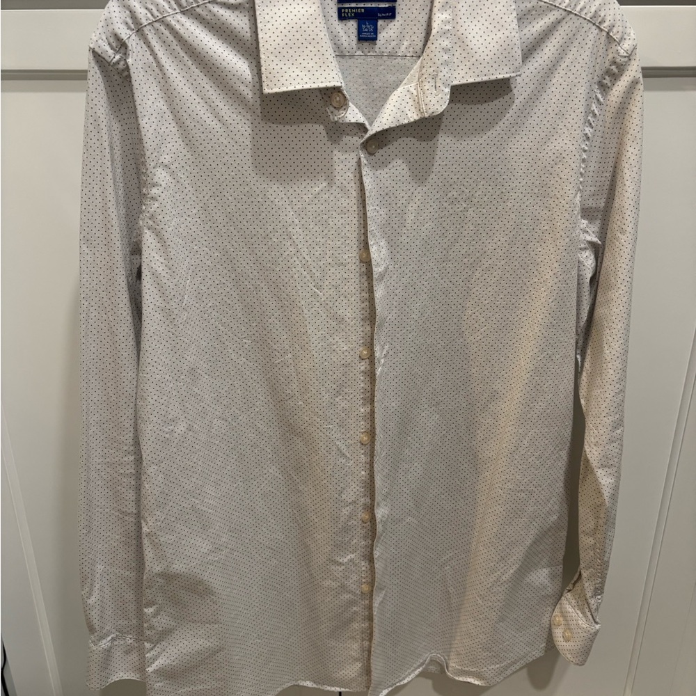 Apt. 9 Cream Casual Button Down Shirt with Classic Design